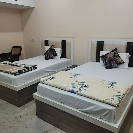 The Orchid Villa Homestay - Walkable Distance From Taj Mahal Агра Екстериор снимка