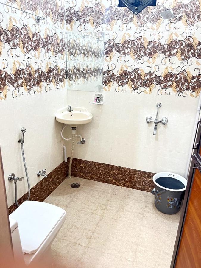 The Orchid Villa Homestay - Walkable Distance From Taj Mahal Агра Екстериор снимка